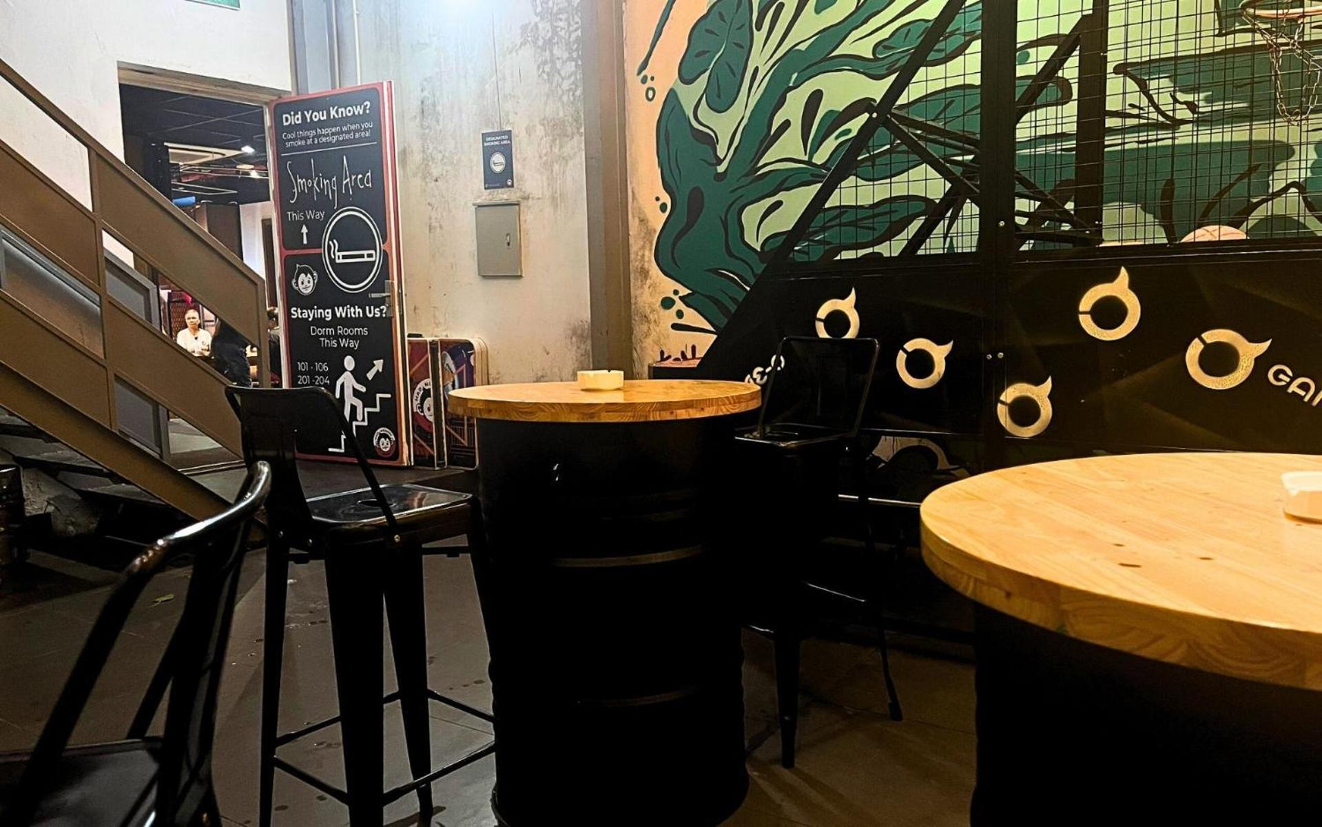 Mad Monkey Hanoi Hostel Exterior foto